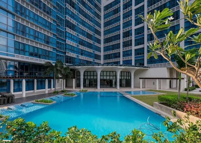 Uptown Parksuites Modern Apartment Manila