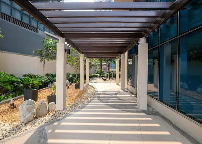 Apartment Uptown Parksuites Modern