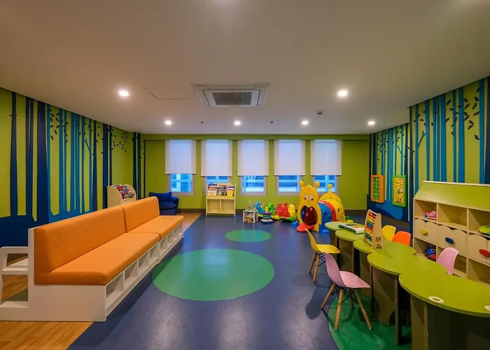 Uptown Parksuites Modern Apartment Manila